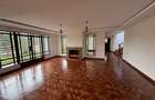 5 Bed House with En Suite at Mushroom Gardens - 2