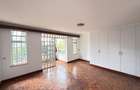 4 Bed House with En Suite at Rosslyn - 11