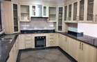5 Bed Townhouse with En Suite in Lavington - 12