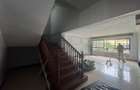 5 Bed Townhouse with En Suite in Lavington - 2