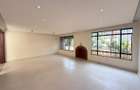 5 Bed Townhouse with En Suite in Brookside - 8