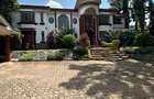 6 Bed House with En Suite in Nyari - 3