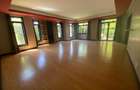 5 Bed Townhouse with En Suite in Lavington - 4