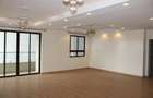 5 Bed Apartment with En Suite in Parklands - 1
