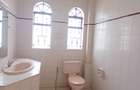 5 Bed Townhouse with En Suite at Riverside Garden - 10