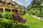 5 Bed Villa with En Suite at Lonetree - 16