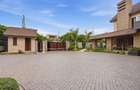 5 Bed House with En Suite in Runda - 2