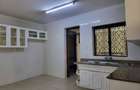5 Bed Townhouse with En Suite in Nyari - 6