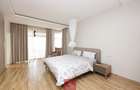 4 Bed Apartment with En Suite at Riverside Drive - 16