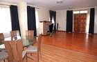 5 Bed Villa with En Suite in Redhill - 7