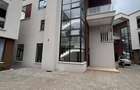 5 Bed Townhouse with En Suite in Lavington - 4