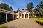 5 Bed House with En Suite in Runda - 11
