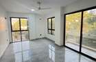 3 Bed Apartment with En Suite at Off Links Road - 14