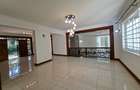 5 Bed House with En Suite in Rosslyn - 9