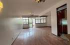 4 Bed Apartment with Swimming Pool in Riverside - 9