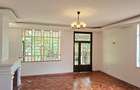 5 Bed Townhouse with En Suite at - 10