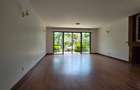 5 Bed House with En Suite at Off Un Avenue - 14
