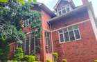 4 Bed Villa with En Suite in Rosslyn - 1