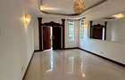 6 Bed House with En Suite in Nyari - 2