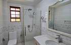 5 Bed House with En Suite in Runda - 10
