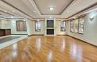 5 Bed Townhouse with En Suite in Westlands Area - 3