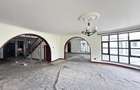 5 Bed House with En Suite at Windsor - 16