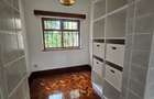 5 Bed House with En Suite in Runda - 9
