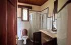 4 Bed House with En Suite in Lavington - 9