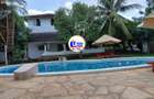 5 Bed Townhouse with En Suite in Malindi - 1