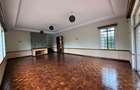 5 Bed House with En Suite in Runda - 3