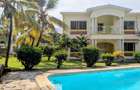 4 Bed House with Swimming Pool at Links Road - 16