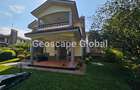 4 Bed House with En Suite in Rosslyn - 17