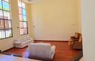 5 Bed Townhouse with En Suite at Lavington Road - 6