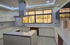 5 Bed Townhouse with En Suite at Lavington Road - 14