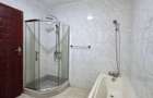 5 Bed Townhouse with En Suite at Othaya Road - 16