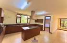 4 Bed Apartment with En Suite at Riverside Drive - 3