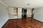 3 Bed Apartment with En Suite in Riverside - 5