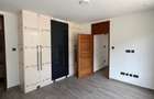 5 Bed Townhouse with En Suite in Lavington - 7