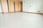 4 Bed Apartment with En Suite at Facing Statehouse - 3
