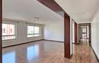 4 Bed Apartment with En Suite at Brookside Drive - 10