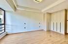 3 Bed Apartment with En Suite in Riverside - 13