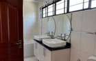 5 Bed Townhouse with En Suite at Lavington - 10