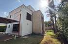 4 Bed Townhouse with En Suite in Lavington - 2