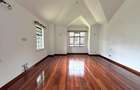 4 Bed Villa with En Suite in Spring Valley - 5