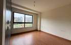 3 Bed Apartment with Swimming Pool in Riverside - 5