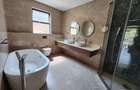 5 Bed Townhouse with En Suite in Lavington - 11