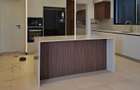 5 Bed Townhouse with En Suite in Lavington - 6