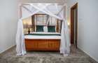 6 Bed House with En Suite at Hillcrest Dr - 6