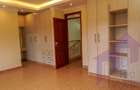 4 Bed Townhouse with En Suite at Merisho Road - 16