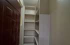 5 Bed Townhouse with En Suite in Lavington - 10